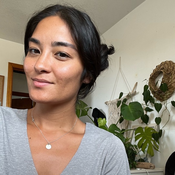 Meet your Posher, Sarah - Picture 1 of 3